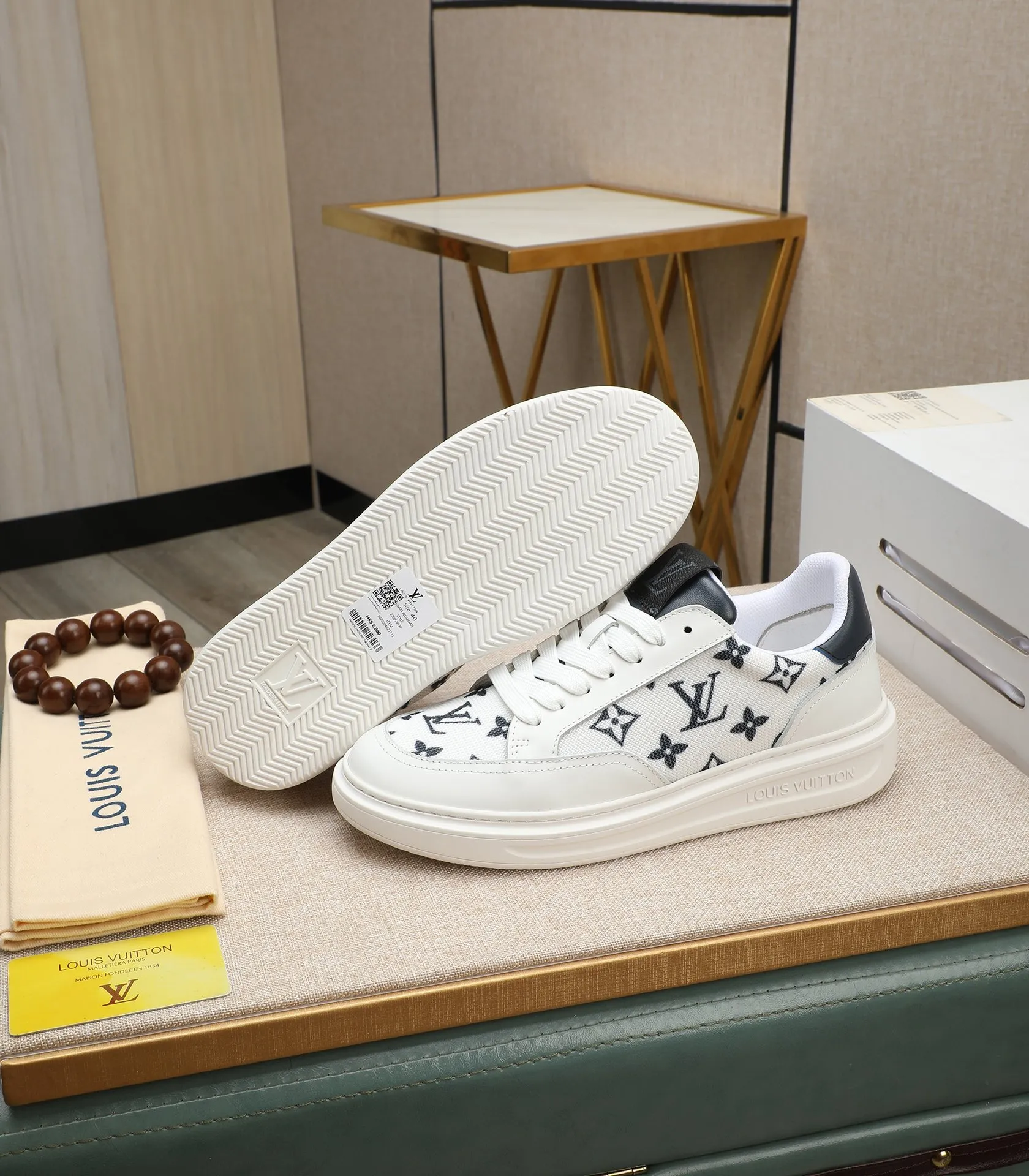 Men's shoes 💰540 💰(Niuli: full package) louis vuitton (Louis Vuitton/lv) top 🔍🔍 new models are on sale at the same time at the counter. The upper 🇮🇹 is imported from Italy, first-layer cowhide, and the lining is fully imported cowhide. 💪💪, completely 1⃣️ to 1 ⃣️Re-engraved🇮🇹💪💪, ⚠Sole: The original sole is specially provided by the original factory, the exclusive movable molded sole is super comfortable, ⚠The original factory follows the order, 🔍🔍high quality, you can enter and exit the counter at will, welcome to compare⚠. Code number:38-44
